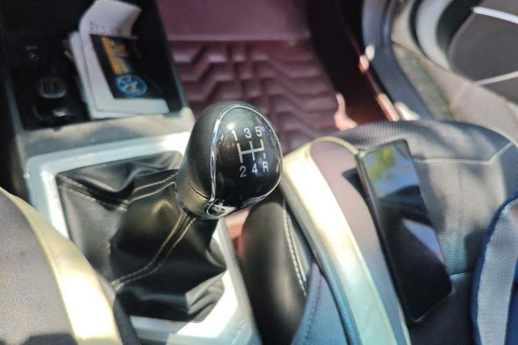Used JAC Group Refine S2 2015 1.5L Manual Luxury Smart Model Gear Lever