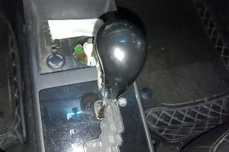 Used JAC Group Refine S2 2015 1.5L CVT Luxury Smart Version Gear Lever