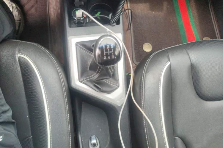Used JAC Group Refine S2 2015 1.5L Manual Luxury Model Gear Lever