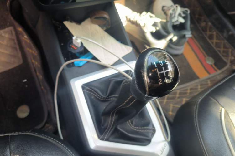 Used JAC Group Refine S2 2015 1.5L Manual Luxury Model Gear Lever