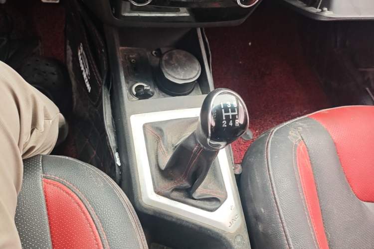 Used JAC Group Refine S2 2015 1.5L Manual Luxury Smart Model Gear Lever