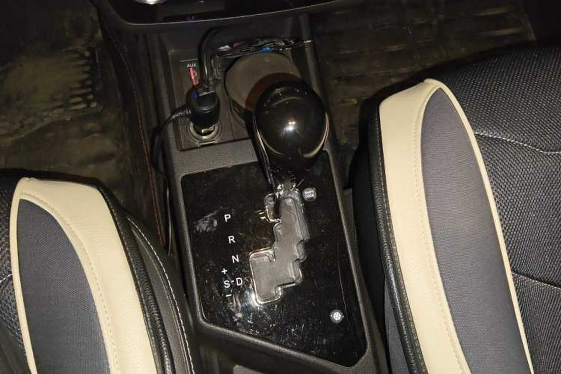 Used JAC Group Refine S2 2015 1.5L CVT Luxury Smart Version Gear Lever
