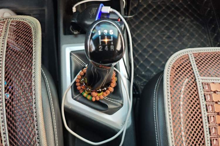 Used JAC Group Refine S2 2015 1.5L Manual Luxury Smart Model Gear Lever