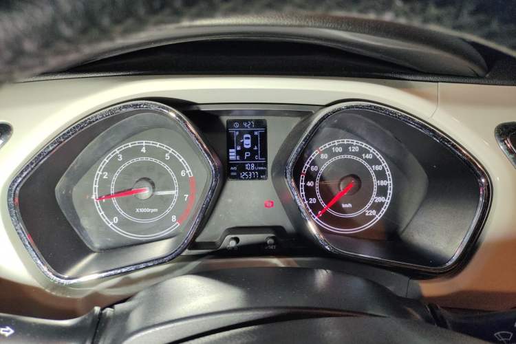 Used JAC Group Refine S2 2015 1.5L CVT Luxury Edition Instrument Cluster