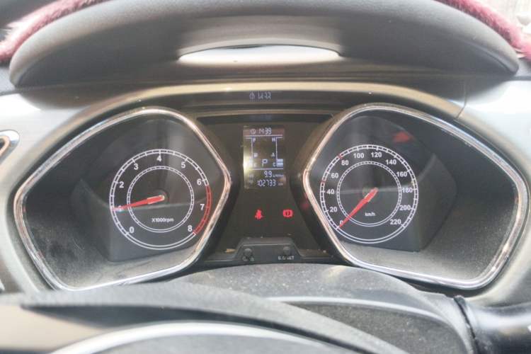Used JAC Group Refine S2 2015 1.5L CVT Luxury Edition Instrument Cluster