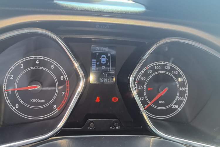 Used JAC Group Refine S2 2015 1.5L CVT Luxury Smart Version Instrument Cluster