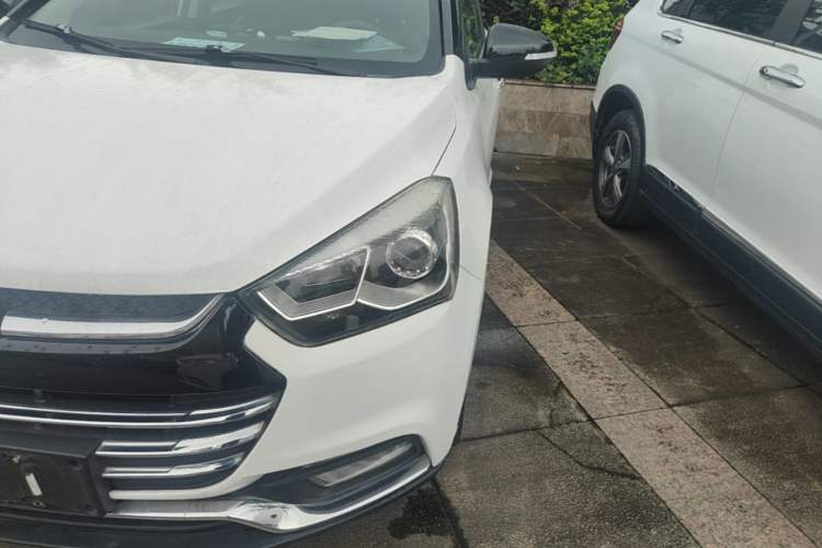 Used JAC Group Refine S2 2015 1.5L CVT Luxury Smart Version Left Front Headlight