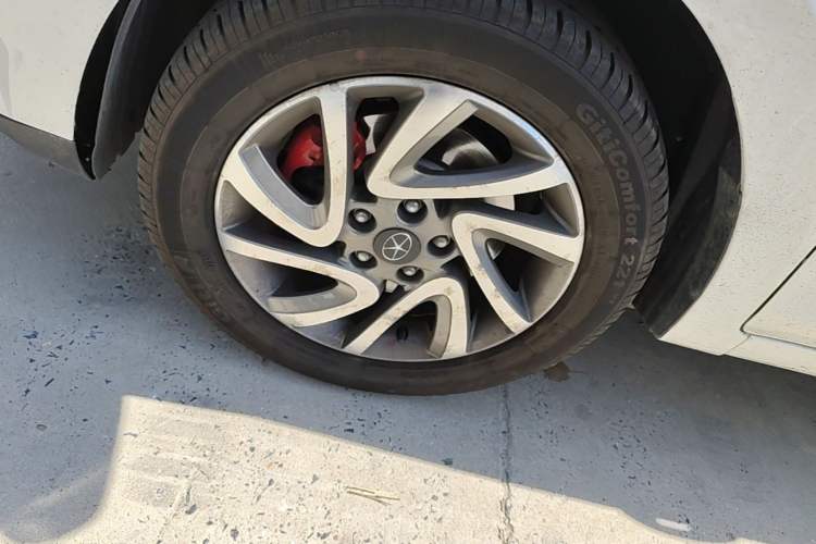 Used JAC Group Refine S2 2015 1.5L Manual Luxury Model Left Front Wheel Hub