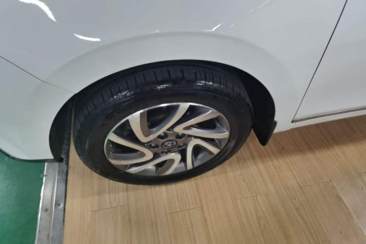 Used JAC Group Refine S2 2015 1.5L Manual Luxury Model Left Front Wheel Hub