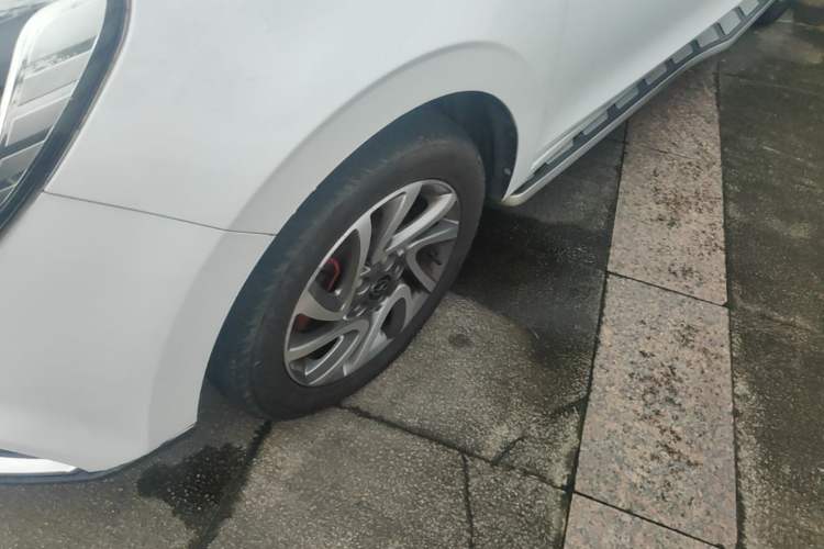 Used JAC Group Refine S2 2015 1.5L CVT Luxury Smart Version Left Front Wheel Hub