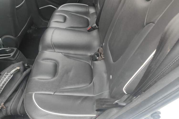 Used JAC Group Refine S2 2015 1.5L CVT Luxury Smart Version Left Rear Seat