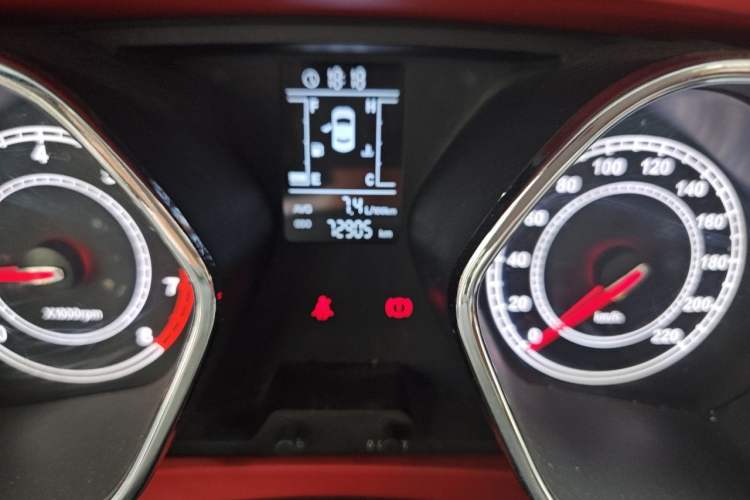 Used JAC Group Refine S2 2015 1.5L Manual Luxury Smart Model Odometer Close Up