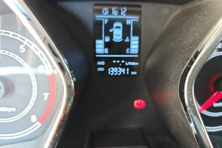 Used JAC Group Refine S2 2015 1.5L Manual Luxury Smart Model Odometer Close Up