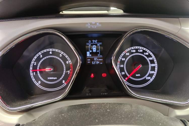 Used JAC Group Refine S2 2015 1.5L Manual Luxury Smart Model Odometer Close Up