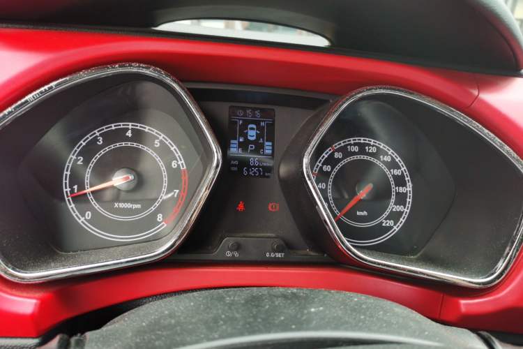 Used JAC Group Refine S2 2015 1.5L CVT Luxury Smart Version Odometer Close Up