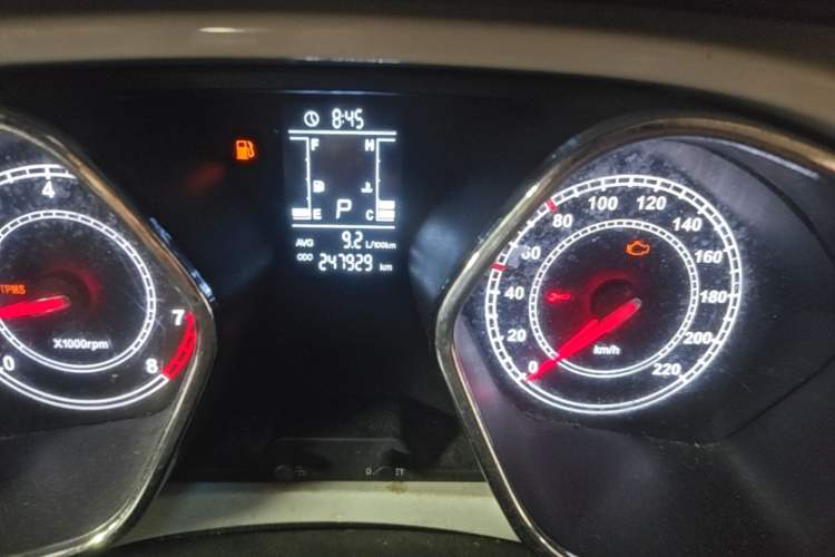 Used JAC Group Refine S2 2015 1.5L CVT Luxury Edition Odometer Close Up