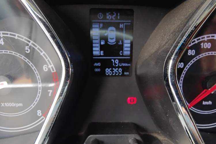 Used JAC Group Refine S2 2015 1.5L Manual Luxury Model Odometer Close Up