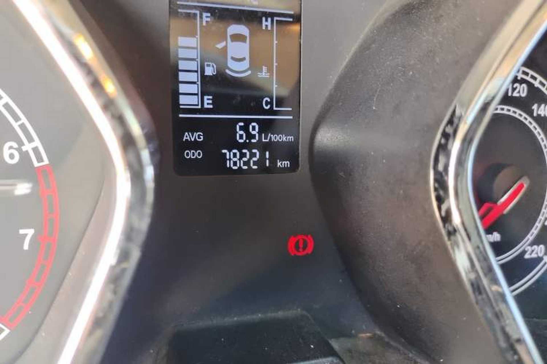 Used JAC Group Refine S2 2015 1.5L Manual Luxury Model Odometer Close Up