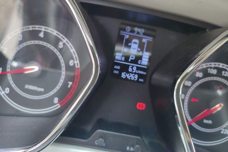 Used JAC Group Refine S2 2015 1.5L CVT Luxury Smart Version Odometer Close Up