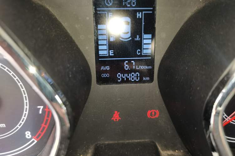 Used JAC Group Refine S2 2015 1.5L Manual Luxury Model Odometer Close Up