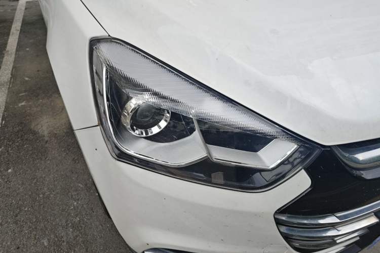 Used JAC Group Refine S2 2015 1.5L Manual Luxury Smart Model Right Front Headlight