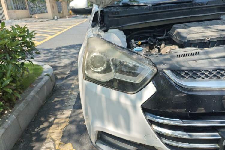 Used JAC Group Refine S2 2015 1.5L Manual Luxury Smart Model Right Front Headlight