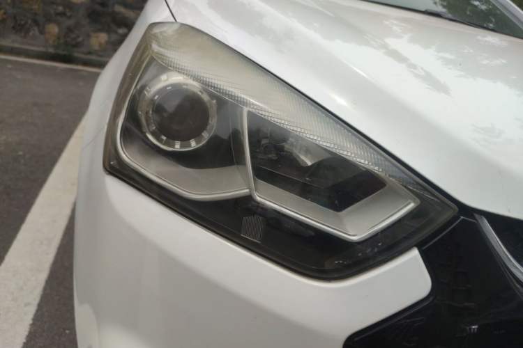 Used JAC Group Refine S2 2015 1.5L Manual Luxury Model Right Front Headlight