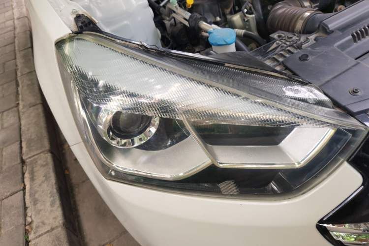 Used JAC Group Refine S2 2015 1.5L Manual Luxury Model Right Front Headlight