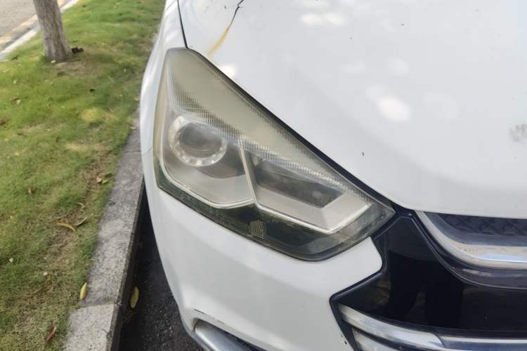 Used JAC Group Refine S2 2015 1.5L Manual Luxury Smart Model Right Front Headlight