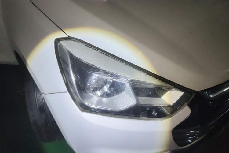 Used JAC Group Refine S2 2015 1.5L Manual Luxury Smart Model Right Front Headlight