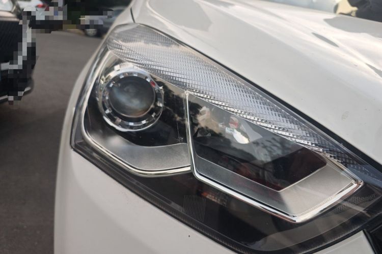 Used JAC Group Refine S2 2015 1.5L Manual Luxury Smart Model Right Front Headlight