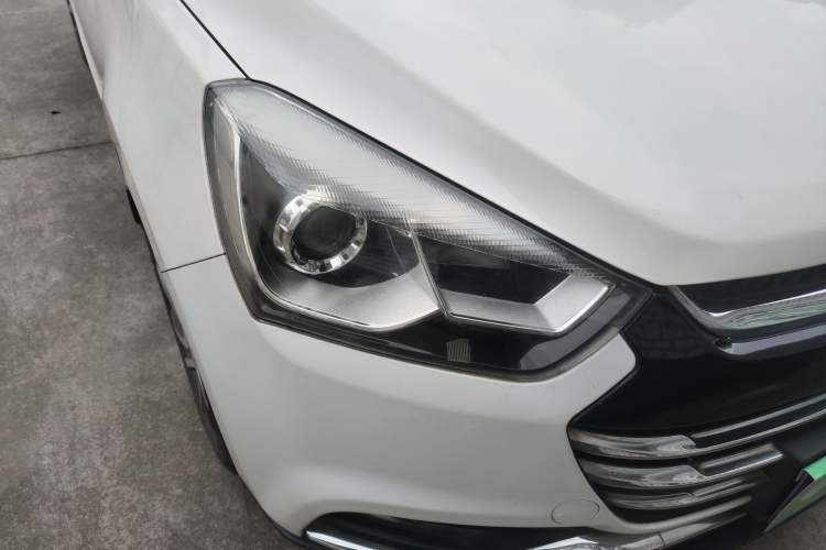 Used JAC Group Refine S2 2015 1.5L CVT Luxury Smart Version Right Front Headlight