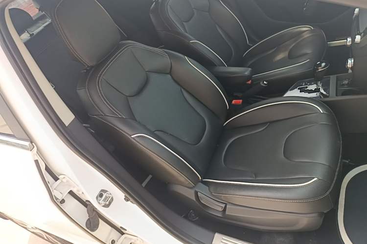 Used JAC Group Refine S2 2015 1.5L CVT Luxury Edition Right Front Seat