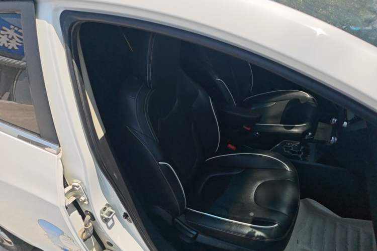Used JAC Group Refine S2 2015 1.5L CVT Luxury Smart Version Right Front Seat