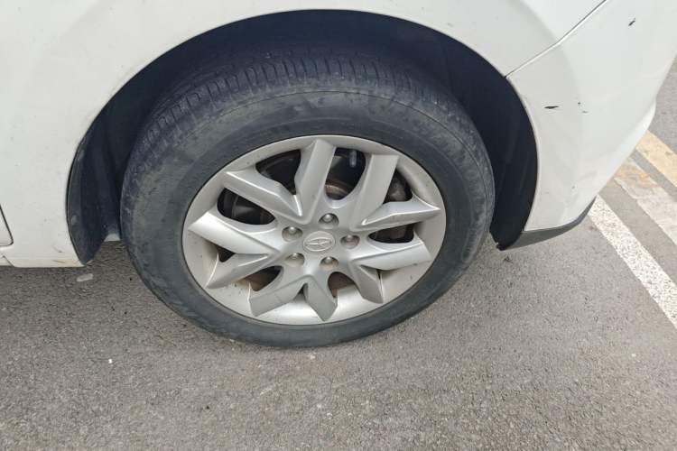 Used JAC Group Refine S2 2015 1.5L Manual Luxury Smart Model Right Front Wheel Hub