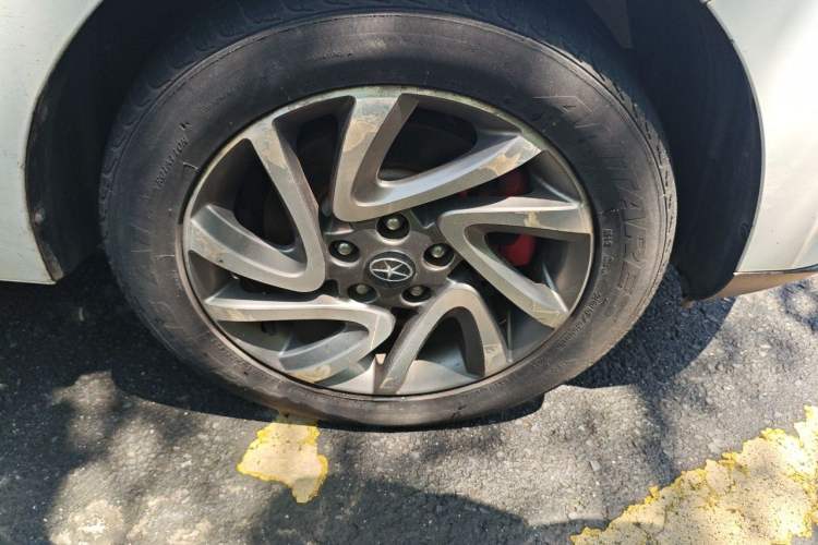 Used JAC Group Refine S2 2015 1.5L Manual Luxury Smart Model Right Front Wheel Hub