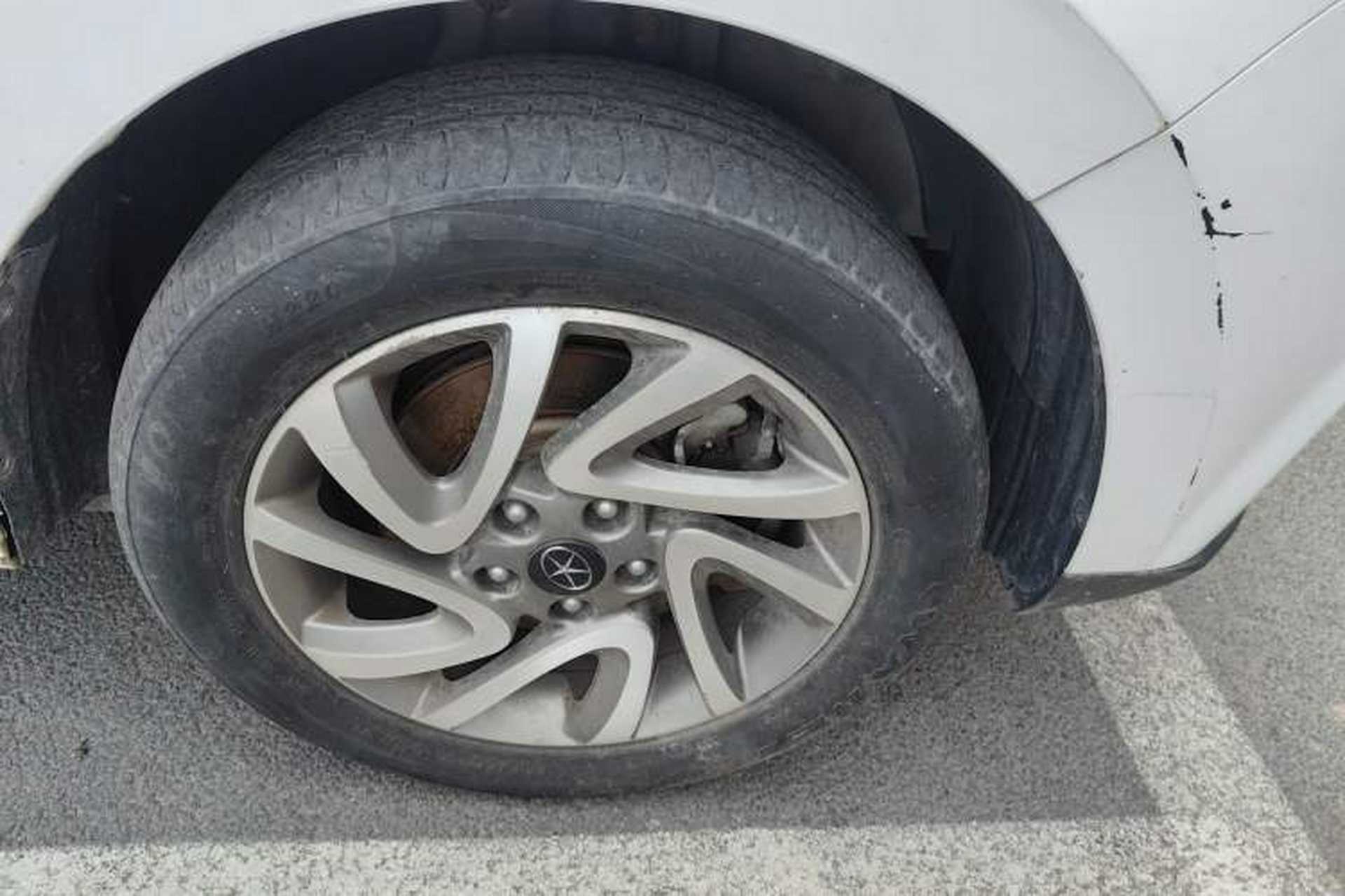 Used JAC Group Refine S2 2015 1.5L Manual Luxury Model Right Front Wheel Hub