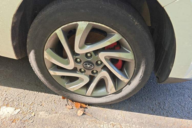 Used JAC Group Refine S2 2015 1.5L Manual Luxury Smart Model Right Front Wheel Hub