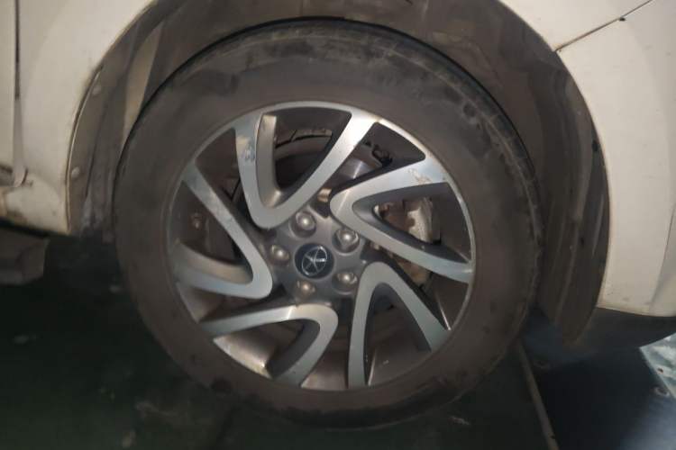 Used JAC Group Refine S2 2015 1.5L Manual Luxury Smart Model Right Front Wheel Hub