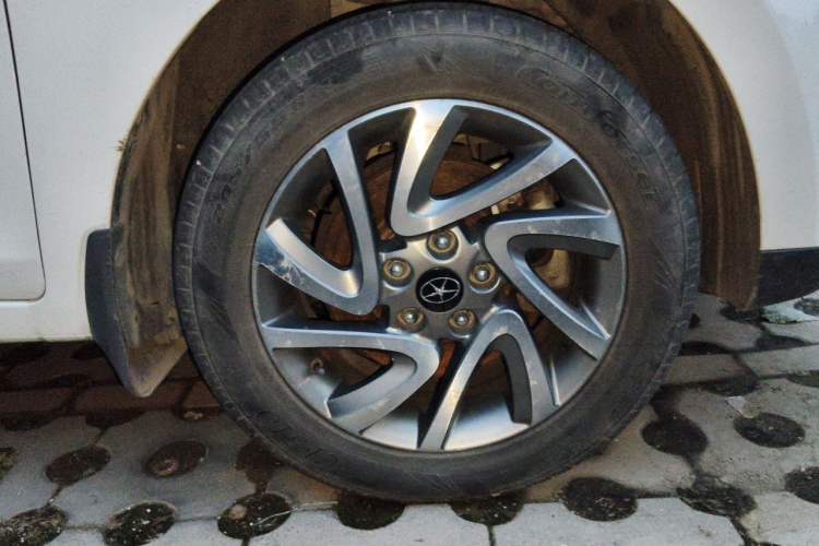 Used JAC Group Refine S2 2015 1.5L Manual Luxury Model Right Front Wheel Hub