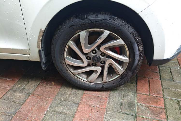 Used JAC Group Refine S2 2015 1.5L Manual Luxury Smart Model Right Front Wheel Hub