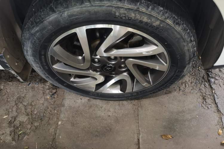 Used JAC Group Refine S2 2015 1.5L Manual Luxury Model Right Front Wheel Hub