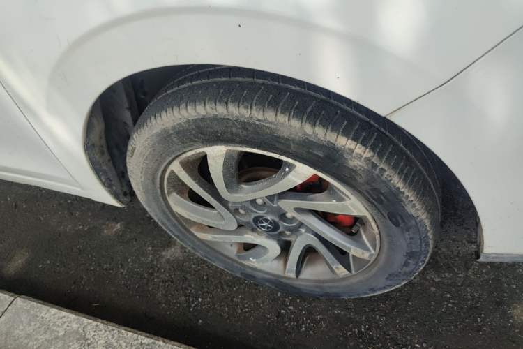 Used JAC Group Refine S2 2015 1.5L Manual Luxury Smart Model Right Front Wheel Hub