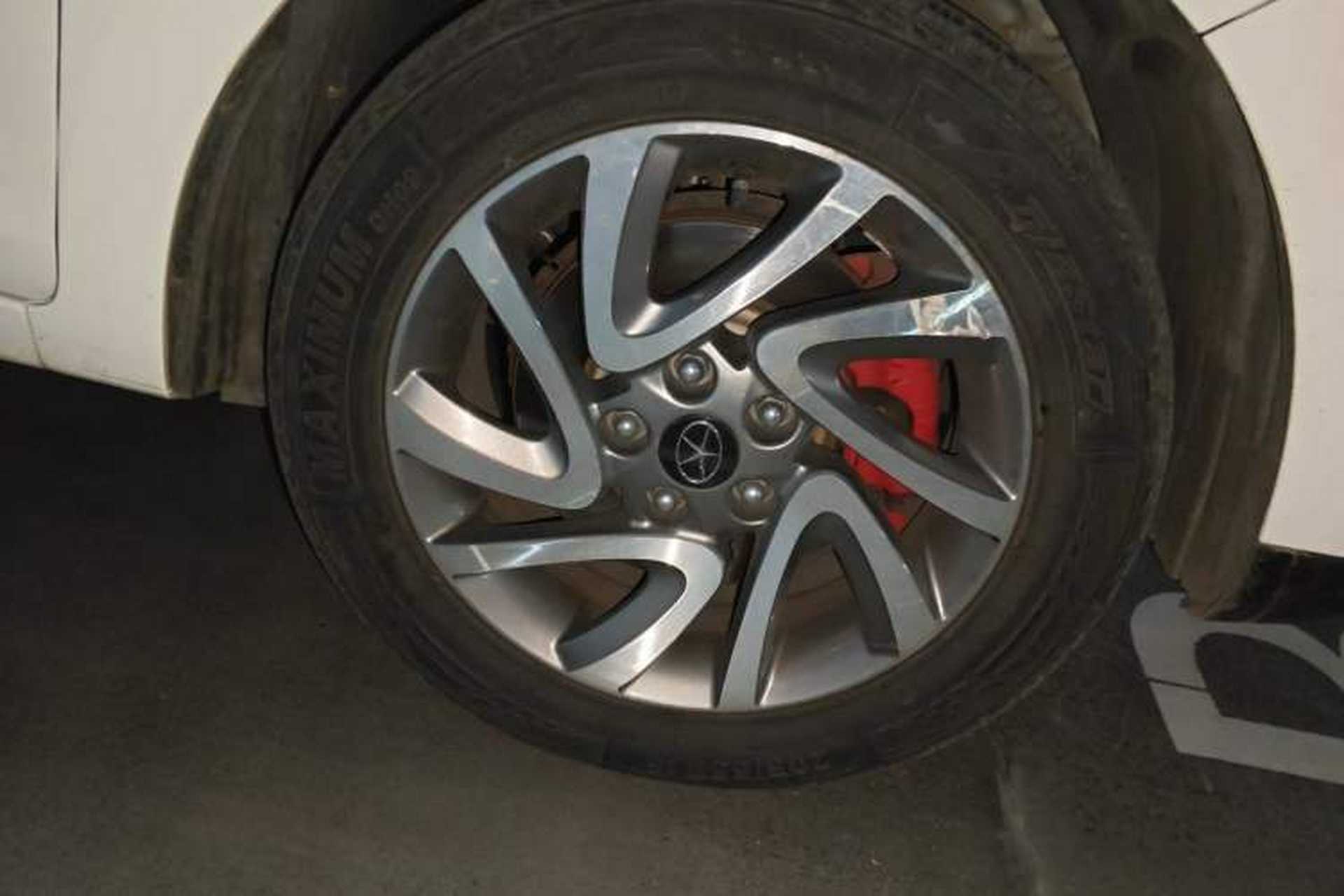Used JAC Group Refine S2 2015 1.5L CVT Luxury Smart Version Right Front Wheel Hub