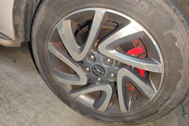 Used JAC Group Refine S2 2015 1.5L CVT Luxury Smart Version Right Front Wheel Hub