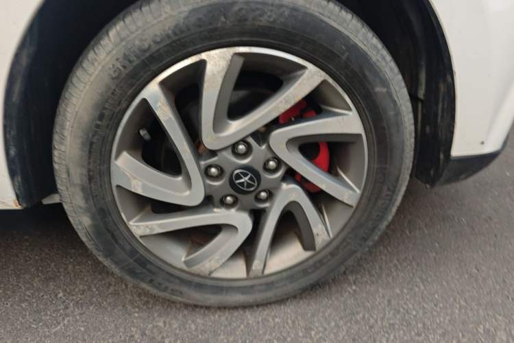 Used JAC Group Refine S2 2015 1.5L Manual Luxury Smart Model Right Front Wheel Hub