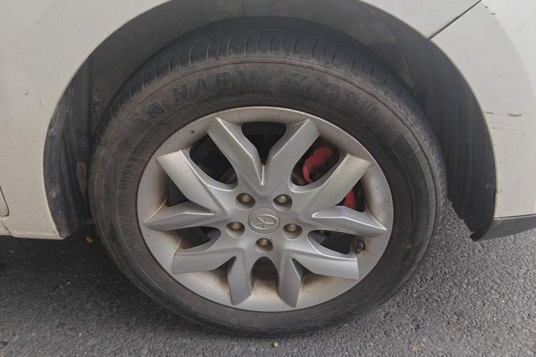 Used JAC Group Refine S2 2015 1.5L CVT Luxury Smart Version Right Front Wheel Hub