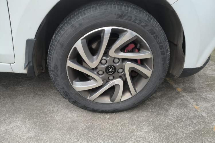 Used JAC Group Refine S2 2015 1.5L CVT Luxury Smart Version Right Front Wheel Hub