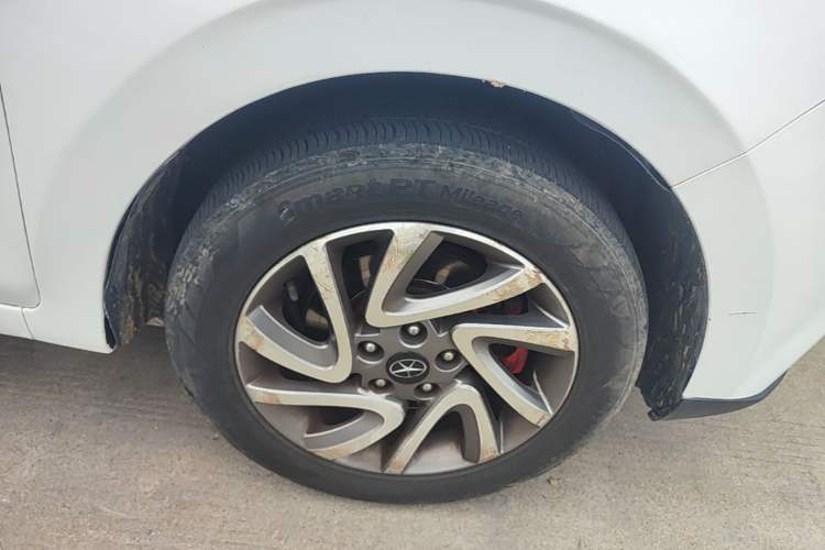 Used JAC Group Refine S2 2015 1.5L CVT Luxury Smart Version Right Front Wheel Hub