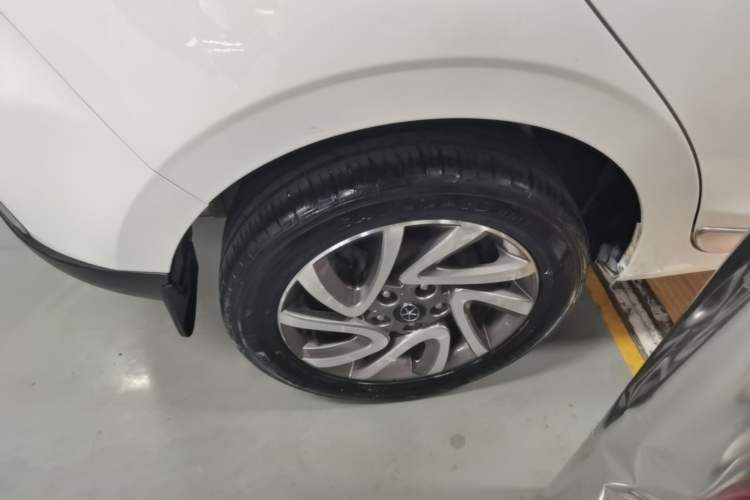 Used JAC Group Refine S2 2015 1.5L Manual Luxury Model Right Rear Wheel Hub